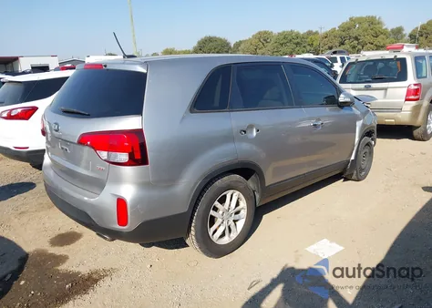 2015 Kia Sorento Lx z USA, uszkodzony, nr VIN 5XYKT3A6XFG596306